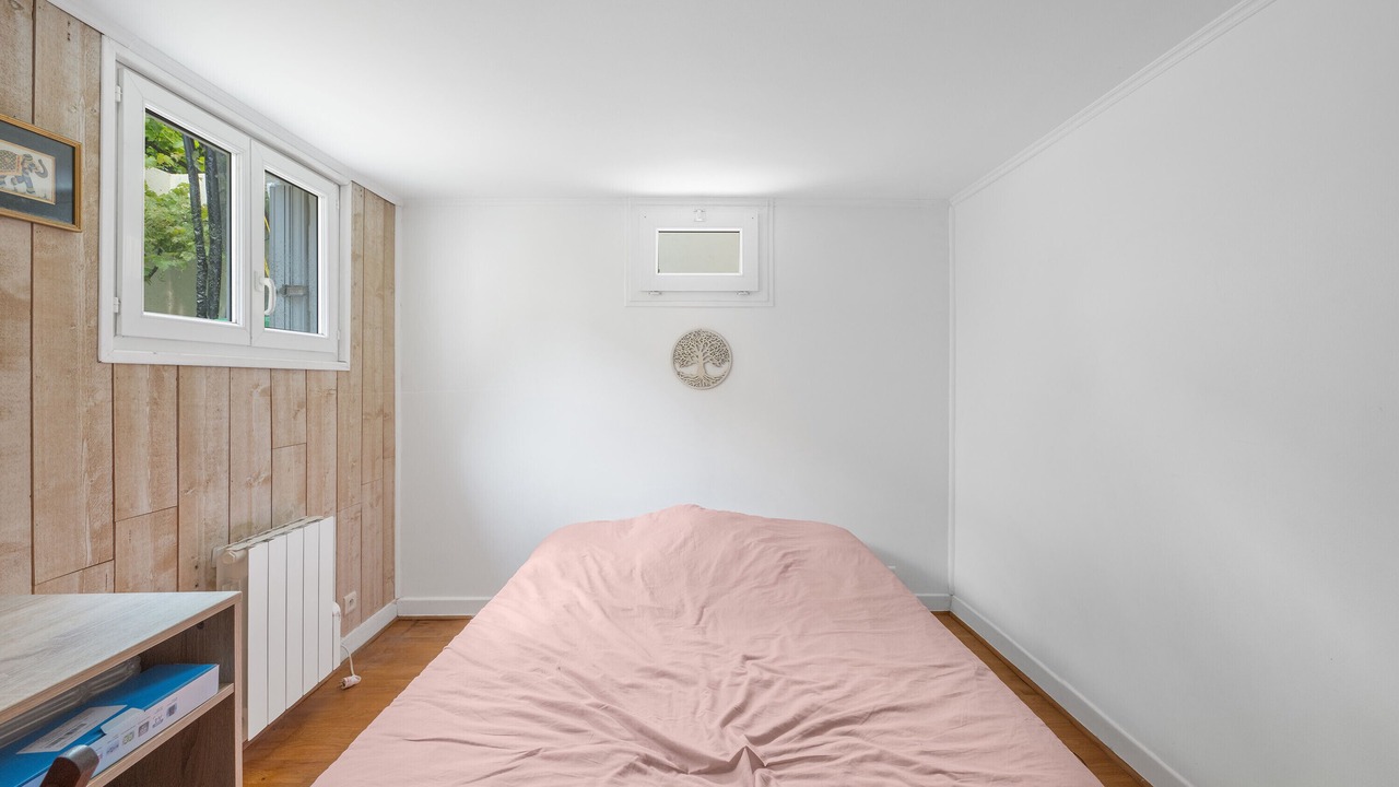 Photo of Bedroom in Plateau - Mont-Valerien