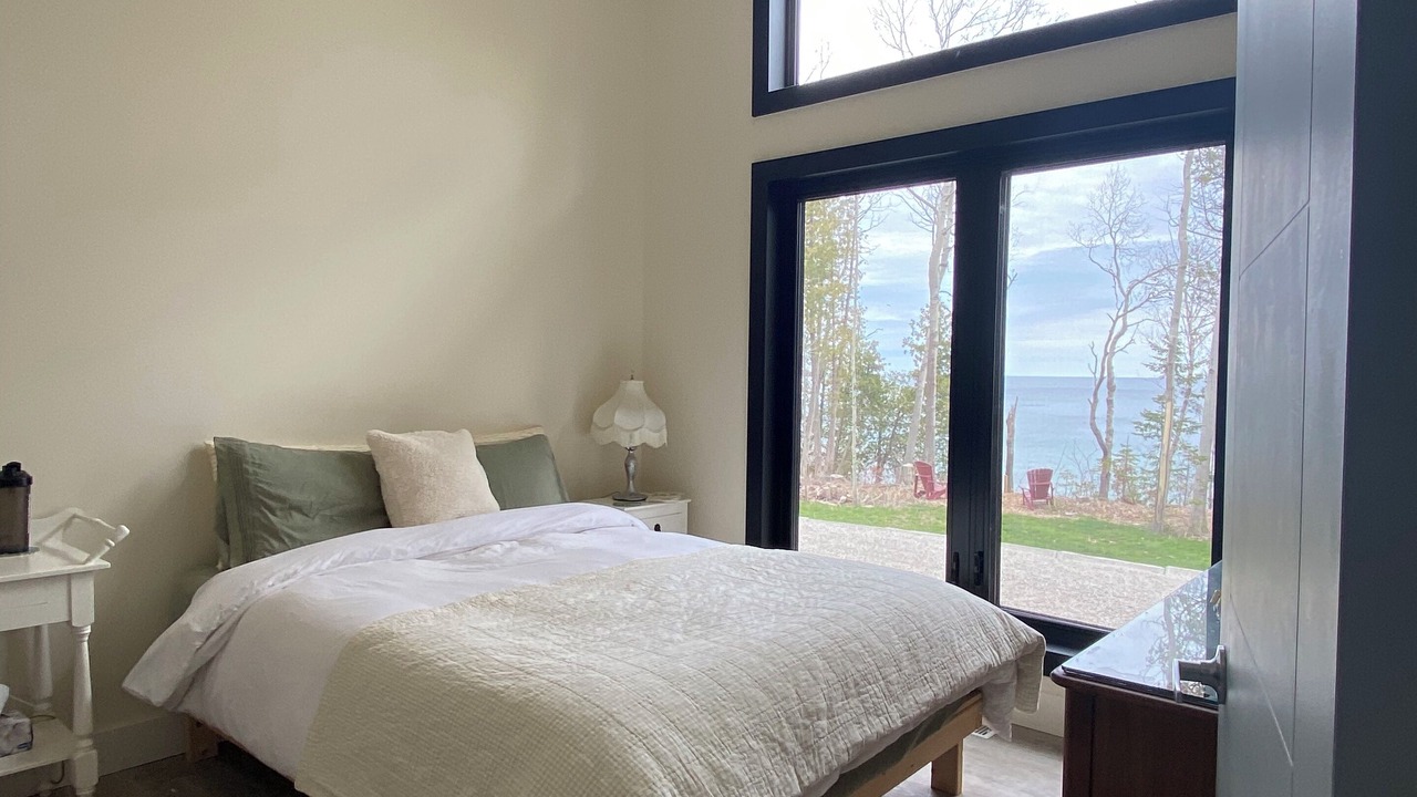 Photo of Bedroom in Georgian Bluffs