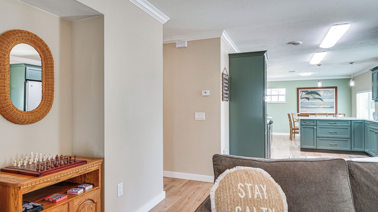 Photo of Livingroom in Mid Island