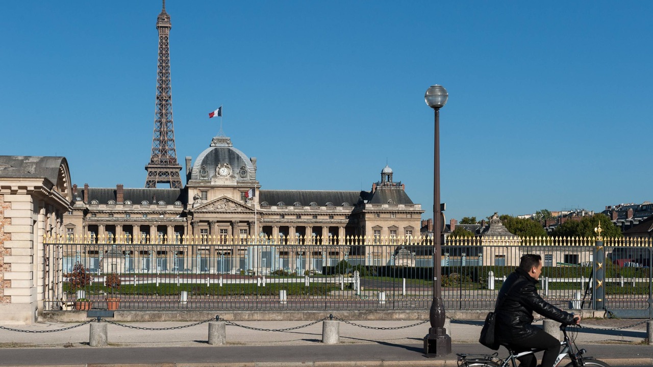 Photo of Others in Quartier de l'Ecole-Militaire