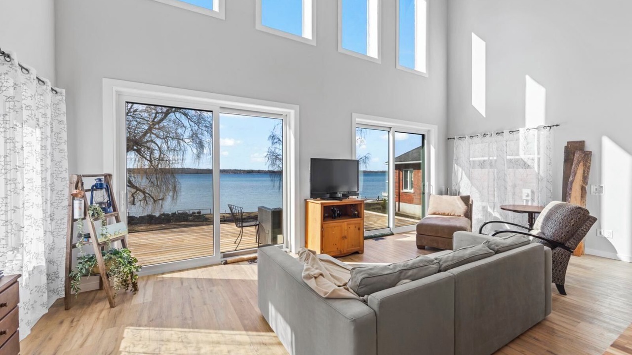 Photo of Livingroom in Leeds and the Thousand Islands