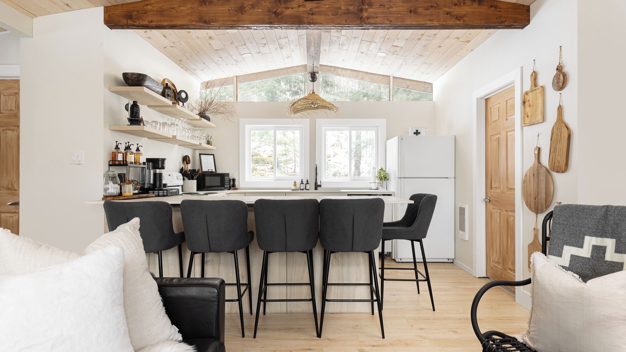 Photo of Kitchen in Algonquin Highlands