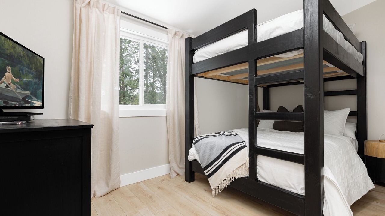 Photo of Bedroom in Algonquin Highlands