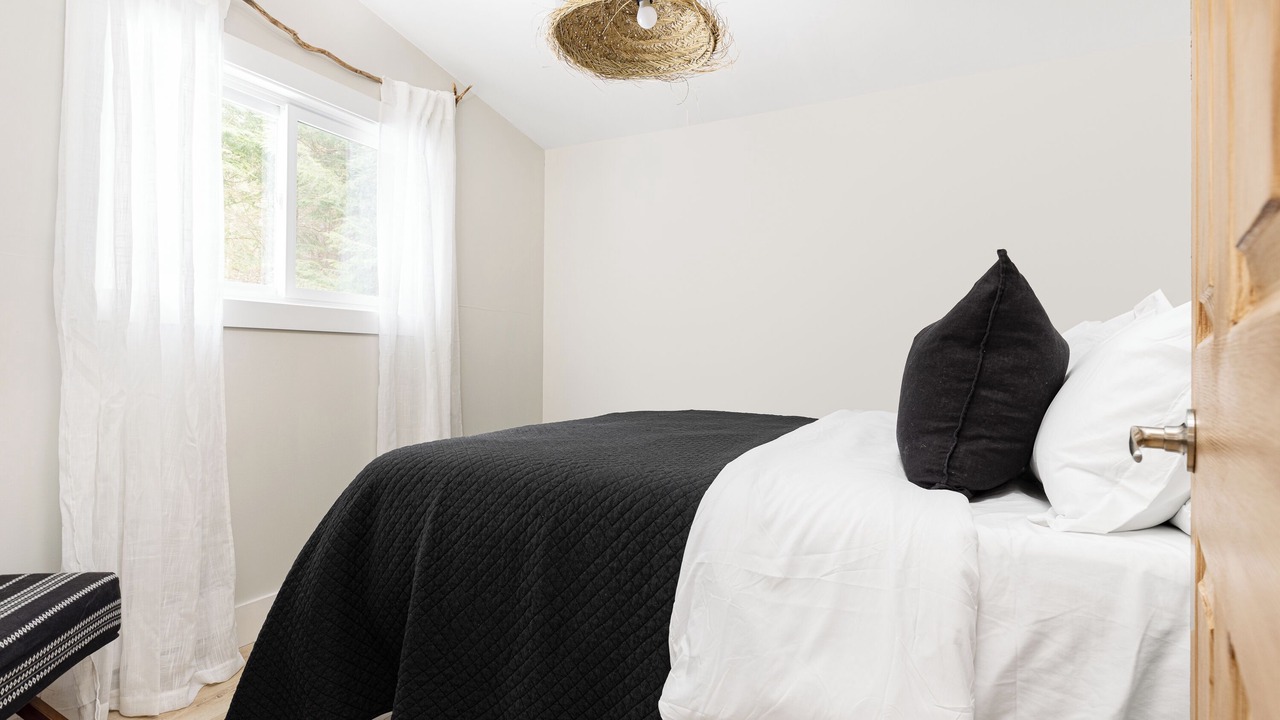 Photo of Bedroom in Algonquin Highlands