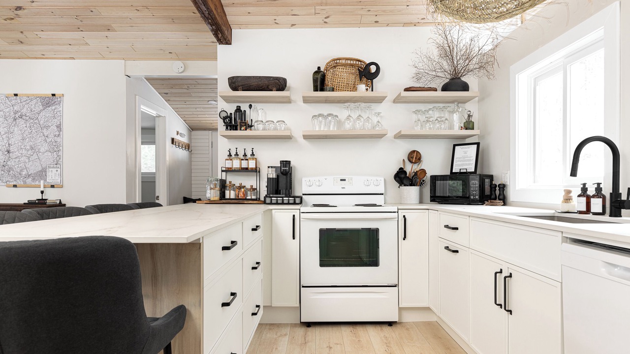 Photo of Kitchen in Algonquin Highlands