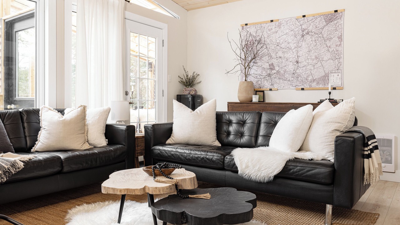 Photo of Livingroom in Algonquin Highlands