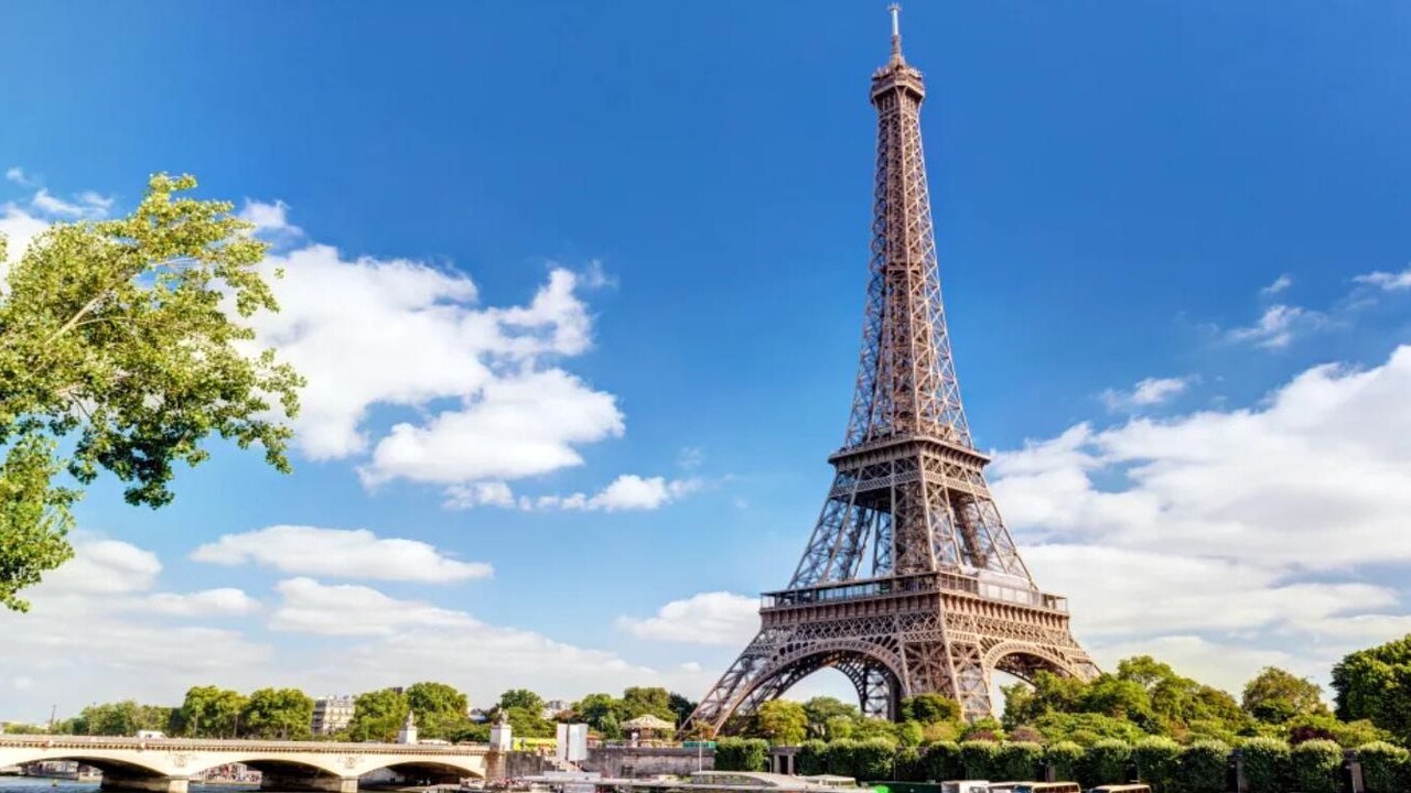 Photo of Others in Champs-Elysees