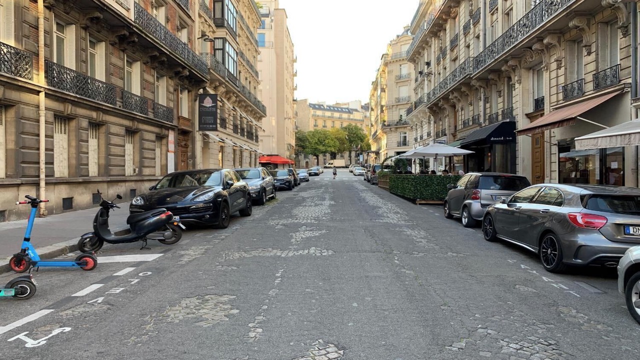 Photo of Others in Champs-Elysees