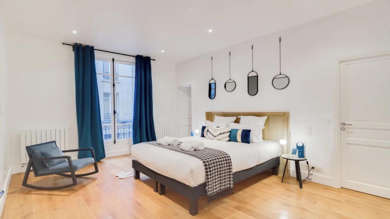 Photo of Bedroom in Champs-Elysees