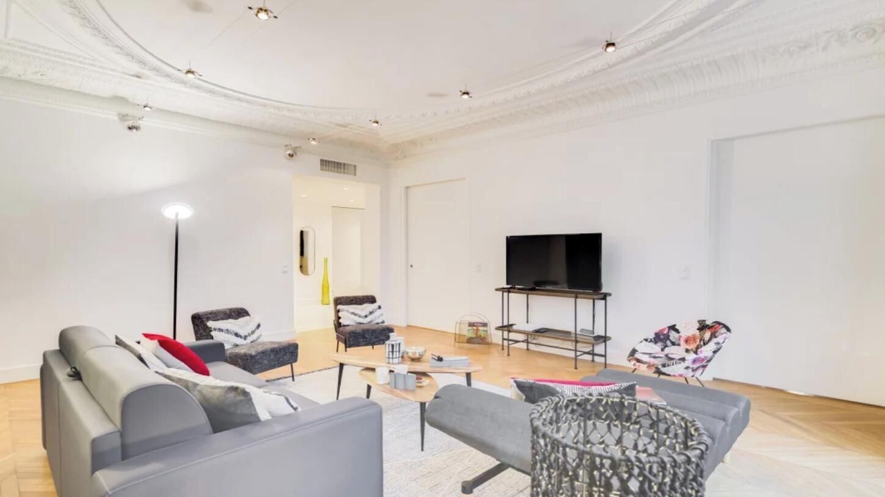 Photo of Livingroom in Champs-Elysees