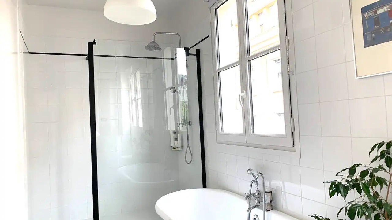 Photo of Bathroom in Quartier de la Porte-Saint-Denis