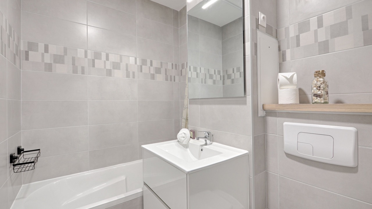 Photo of Bathroom in Chenevier-Demenitroux