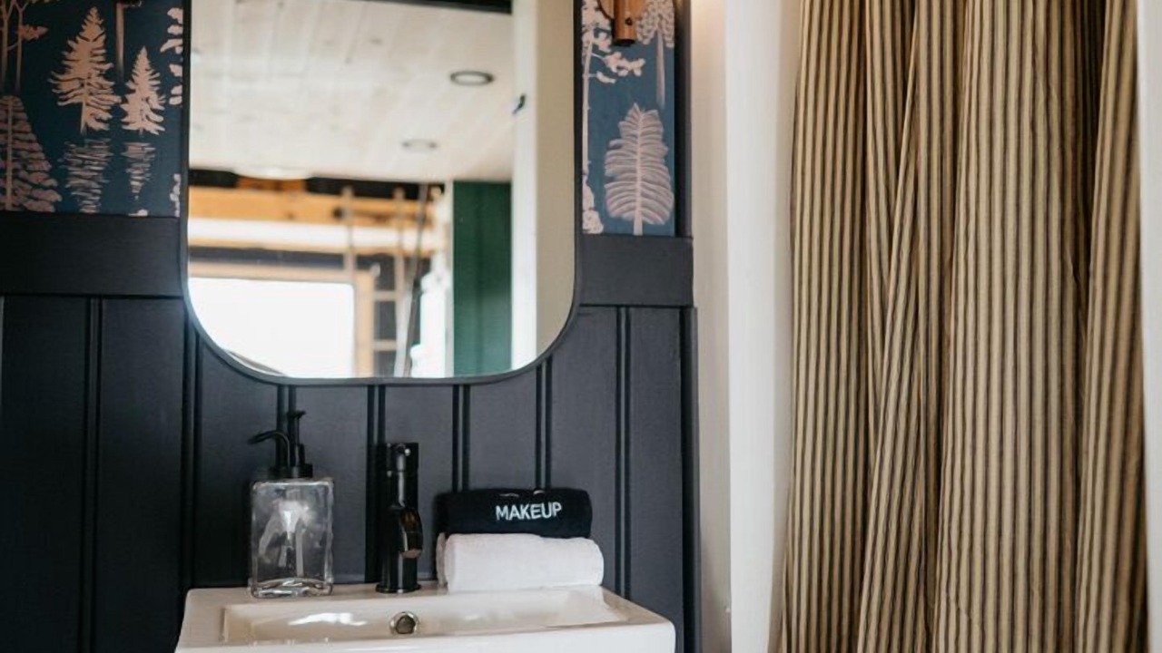 Photo of Bathroom in Tyendinaga Mohawk Territory