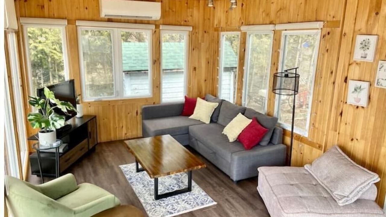Photo of Livingroom in Kawartha Lakes