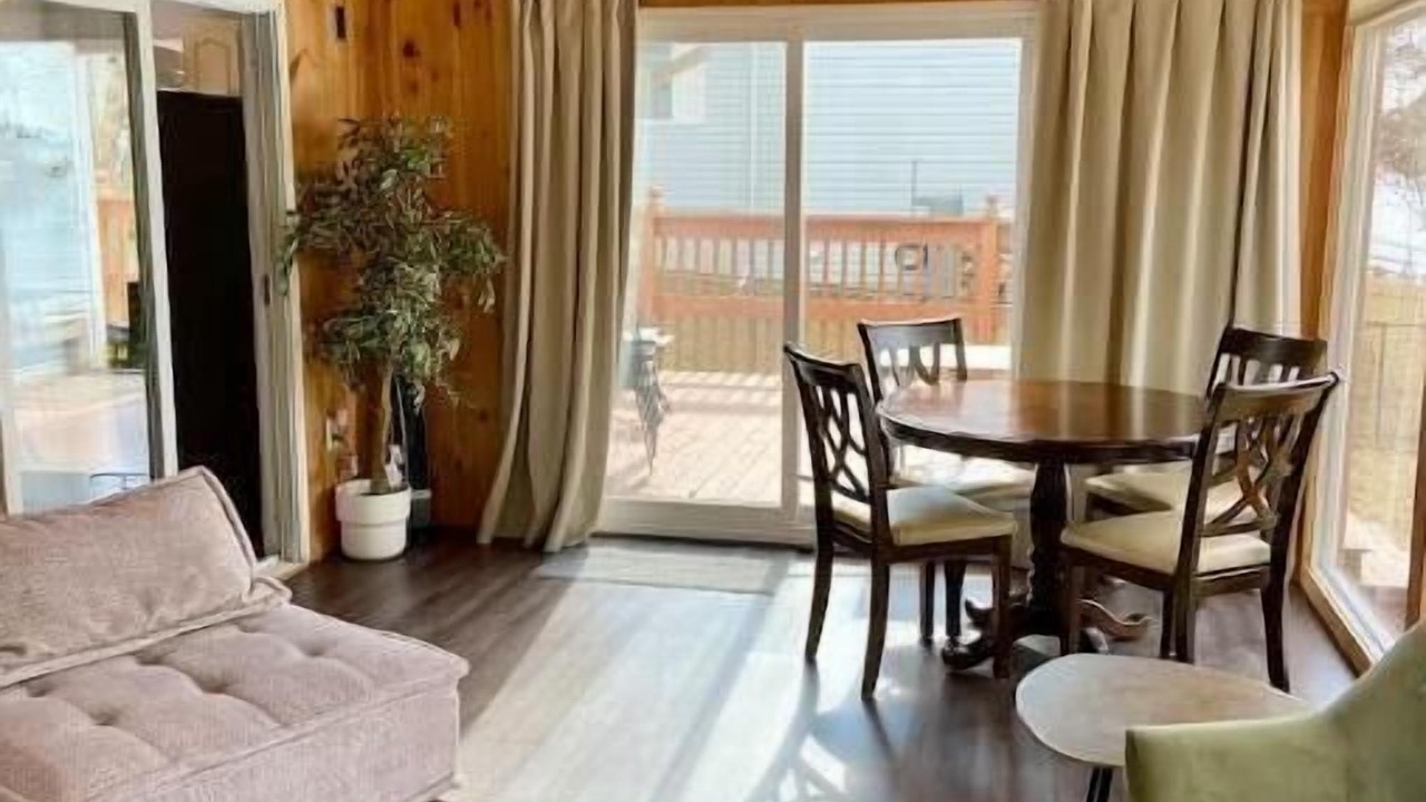 Photo of Livingroom in Kawartha Lakes