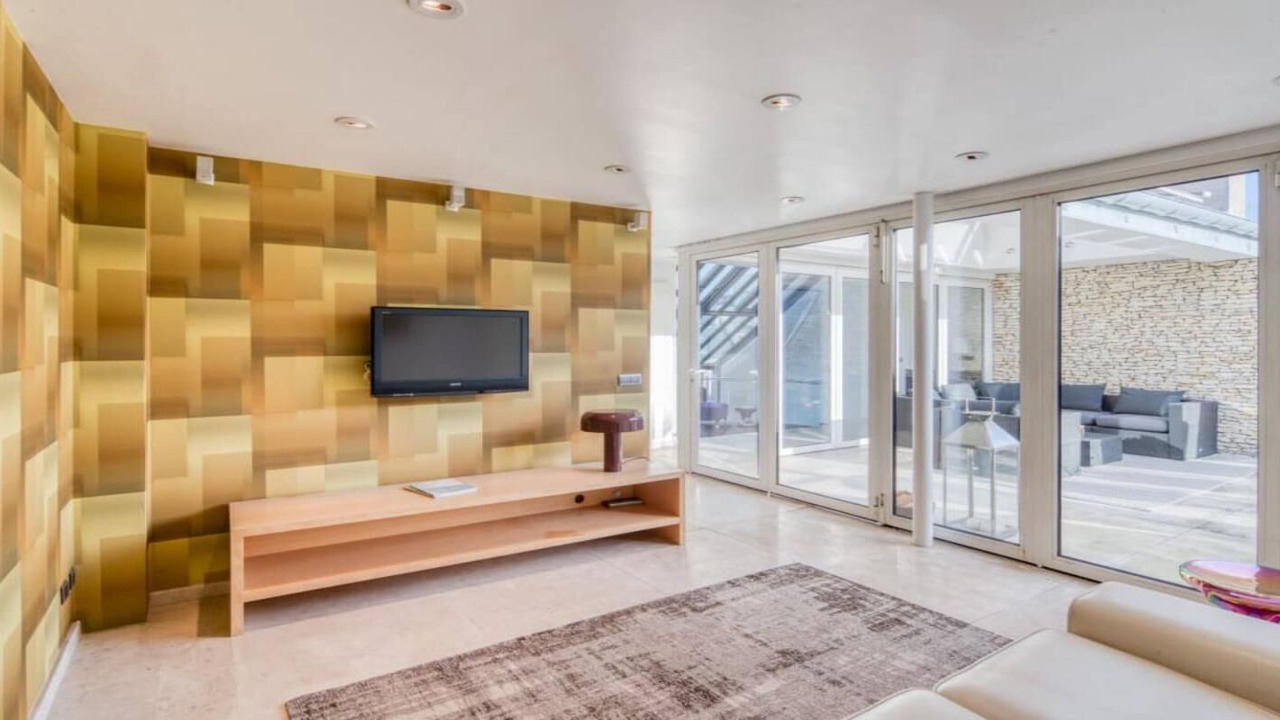 Photo of Livingroom in Champs-Elysees