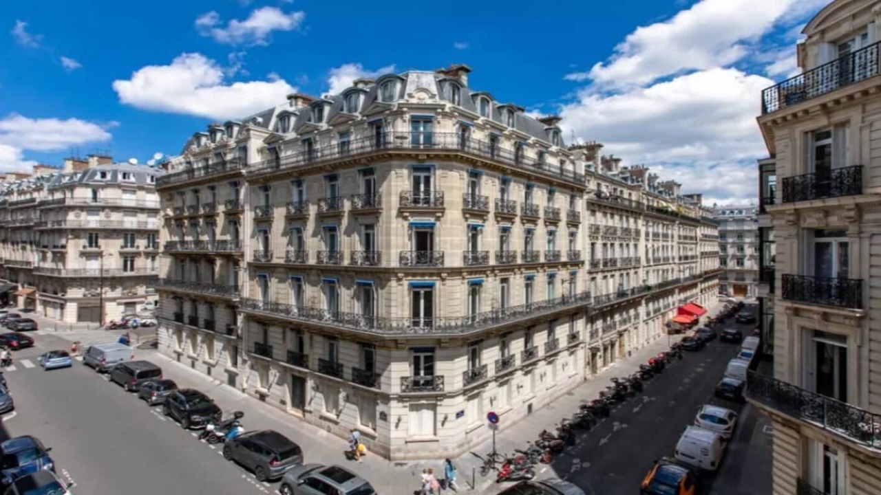 Photo of Others in Champs-Elysees