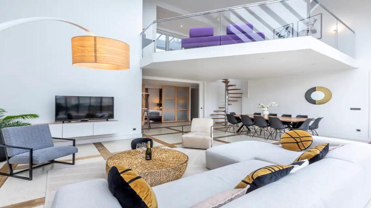 Photo of Livingroom in Champs-Elysees