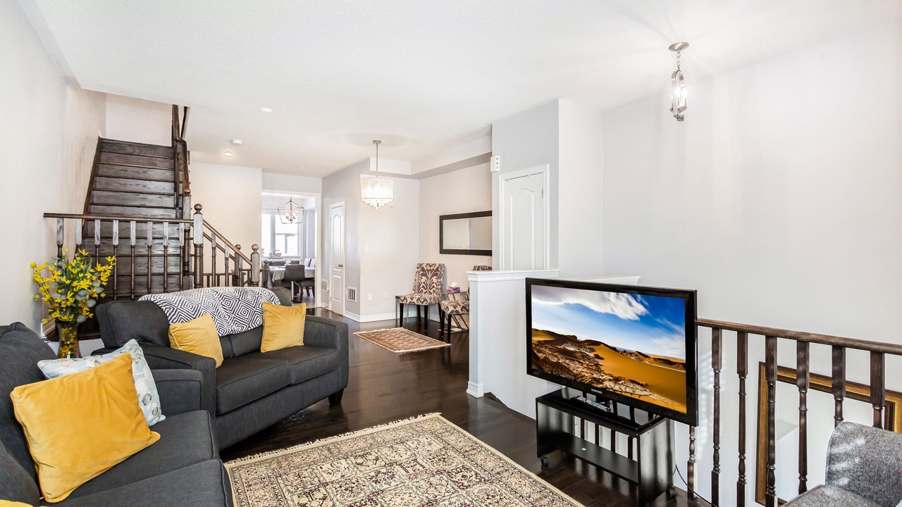 Photo of Livingroom in East Credit