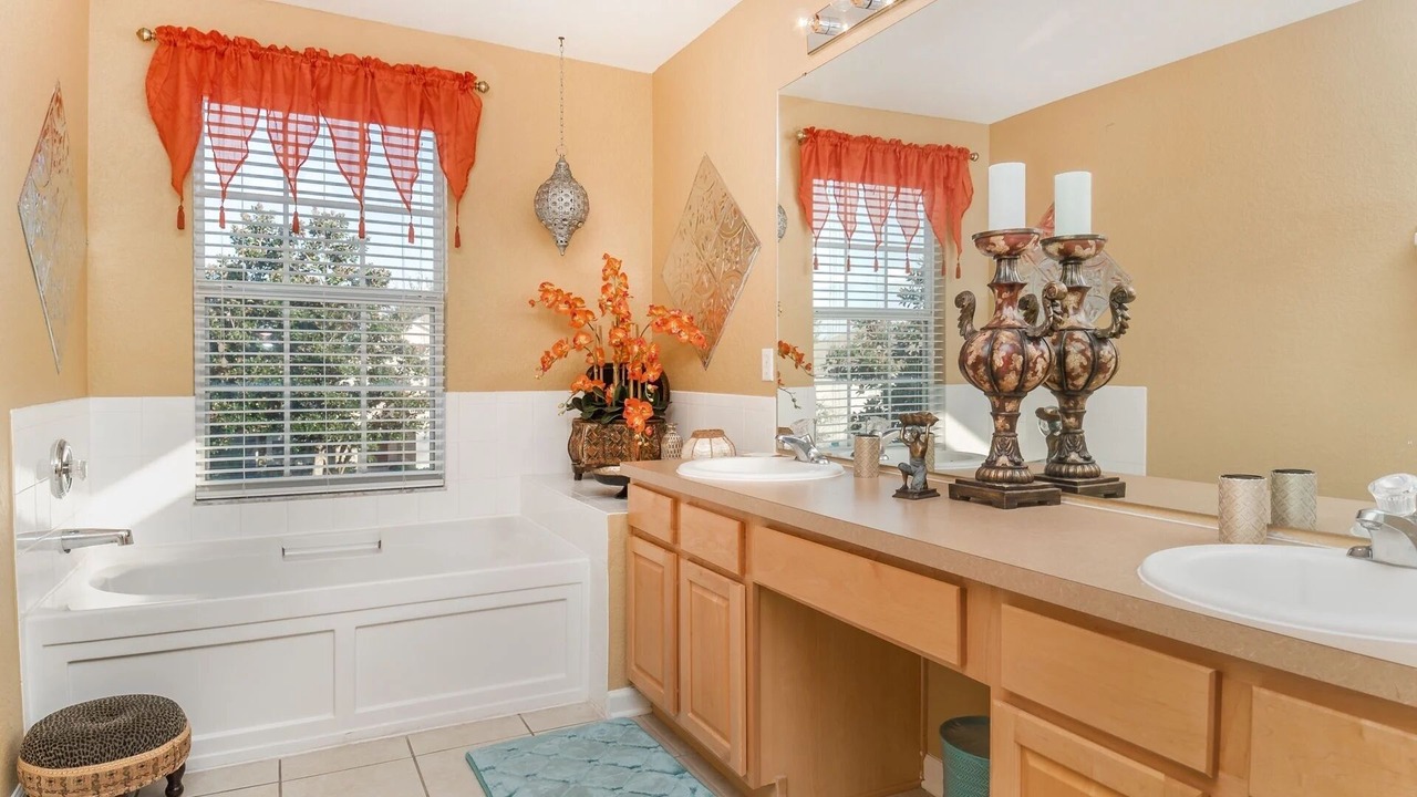 Photo of Bathroom in Bay Lake