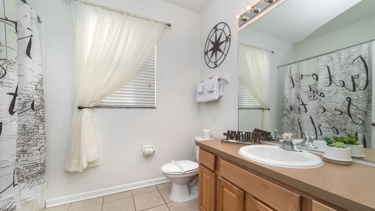 Photo of Bathroom in Bay Lake