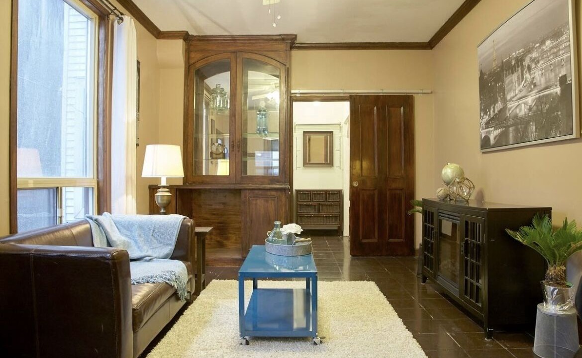 Photo of Livingroom in Leslieville