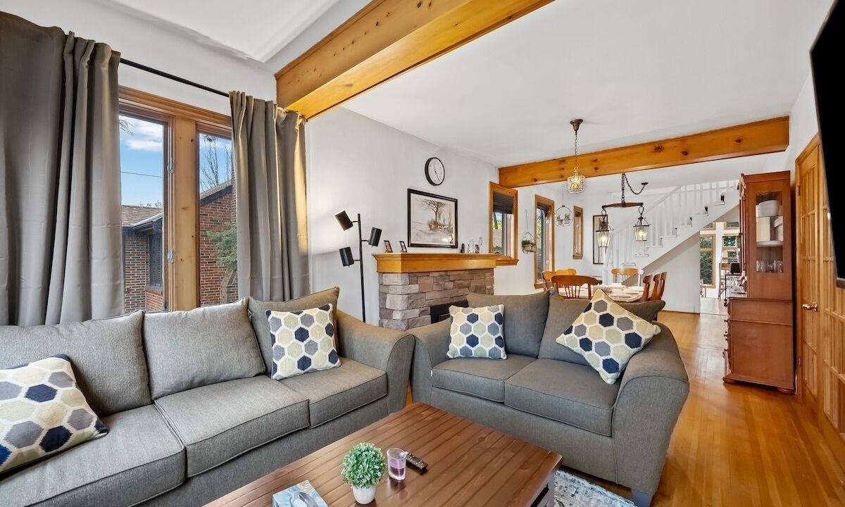 Photo of Livingroom in Port Credit