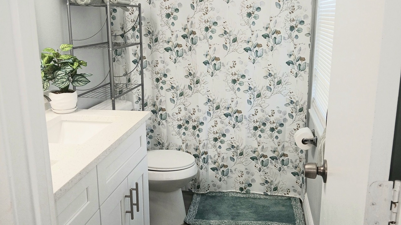 Photo of Bathroom in Mill Run