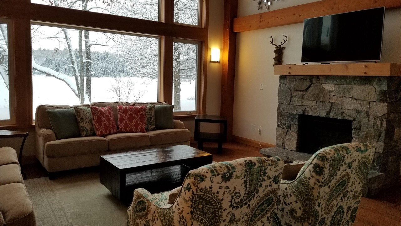 Photo of Livingroom in Port Carling