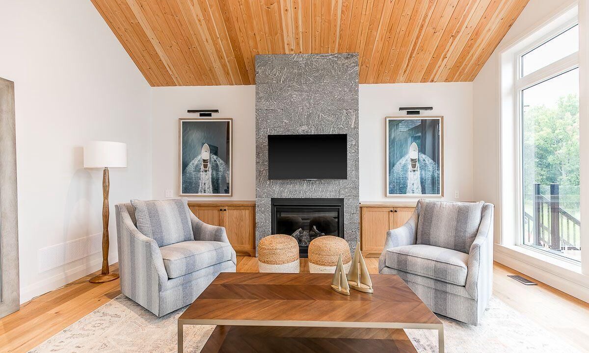 Photo of Livingroom in Port Carling