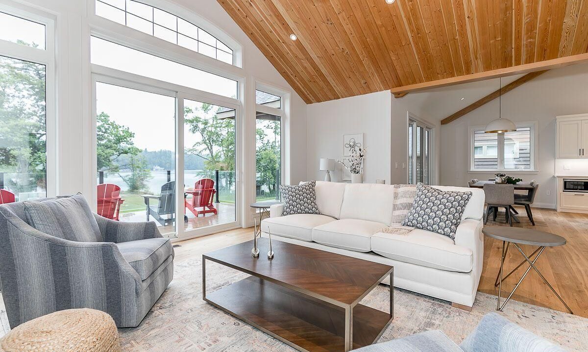 Photo of Livingroom in Port Carling