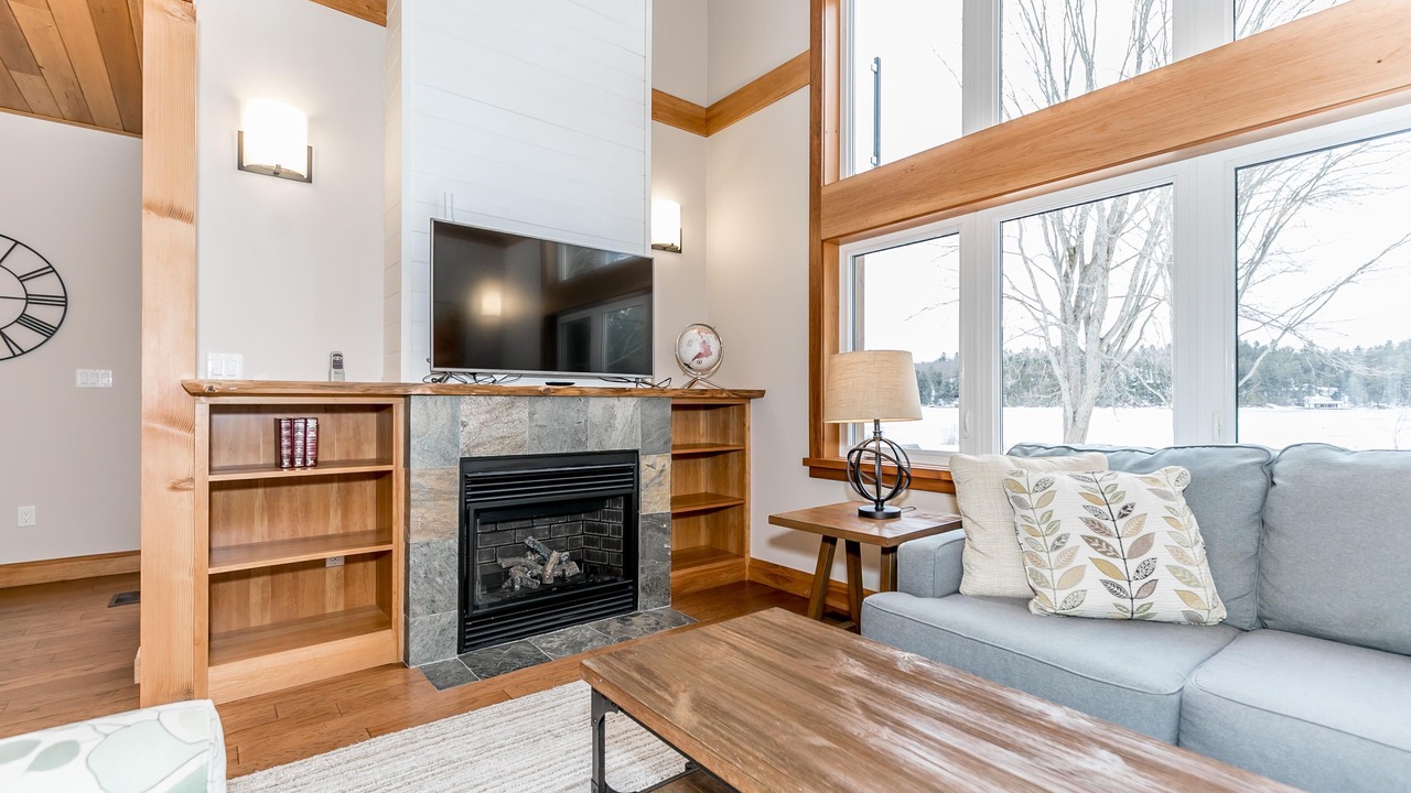 Photo of Livingroom in Port Carling