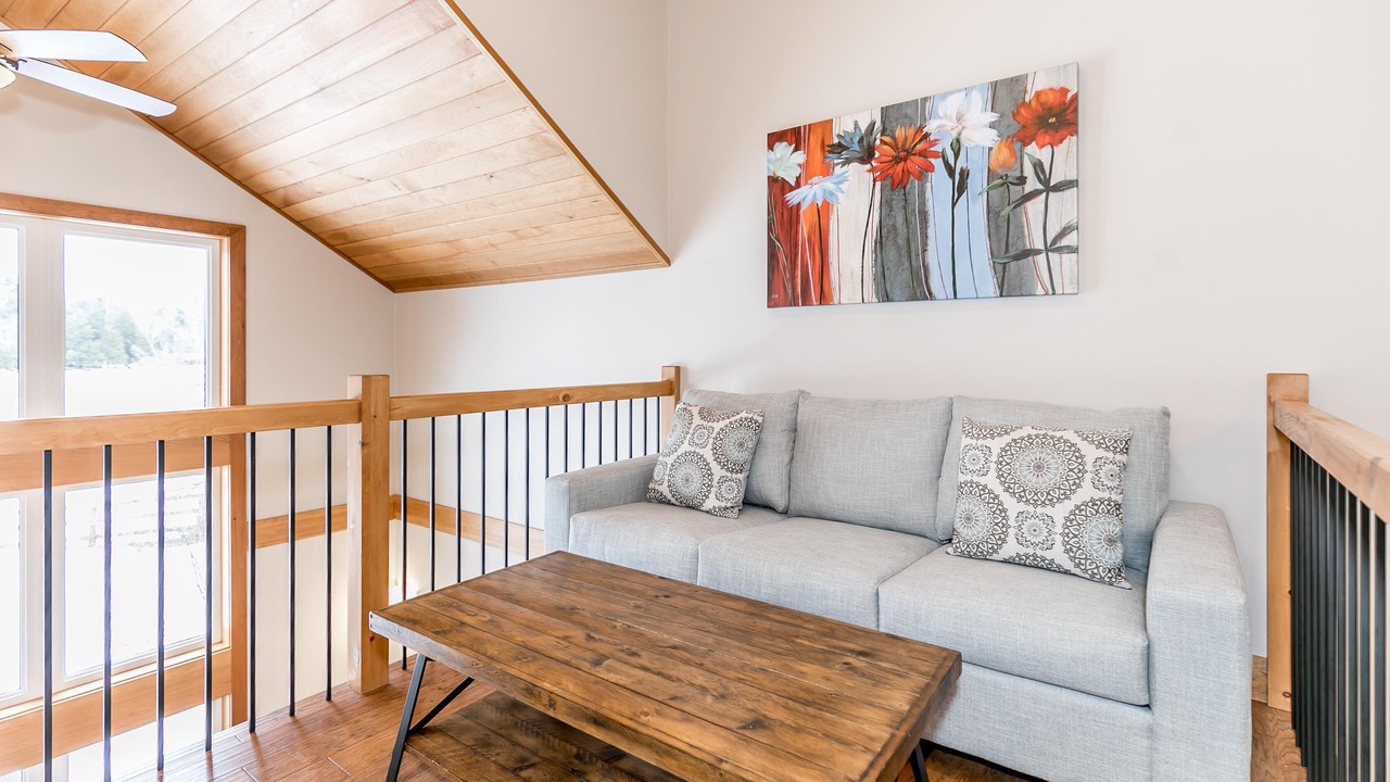 Photo of Livingroom in Port Carling