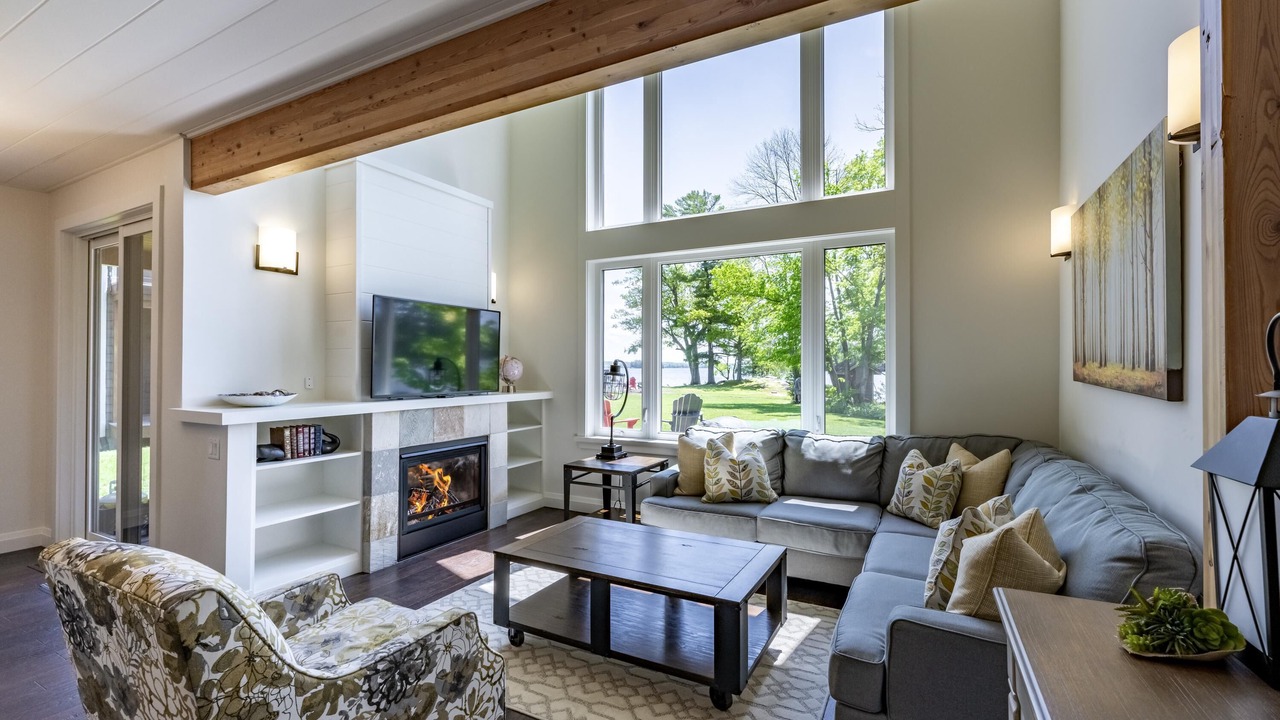 Photo of Livingroom in Port Carling