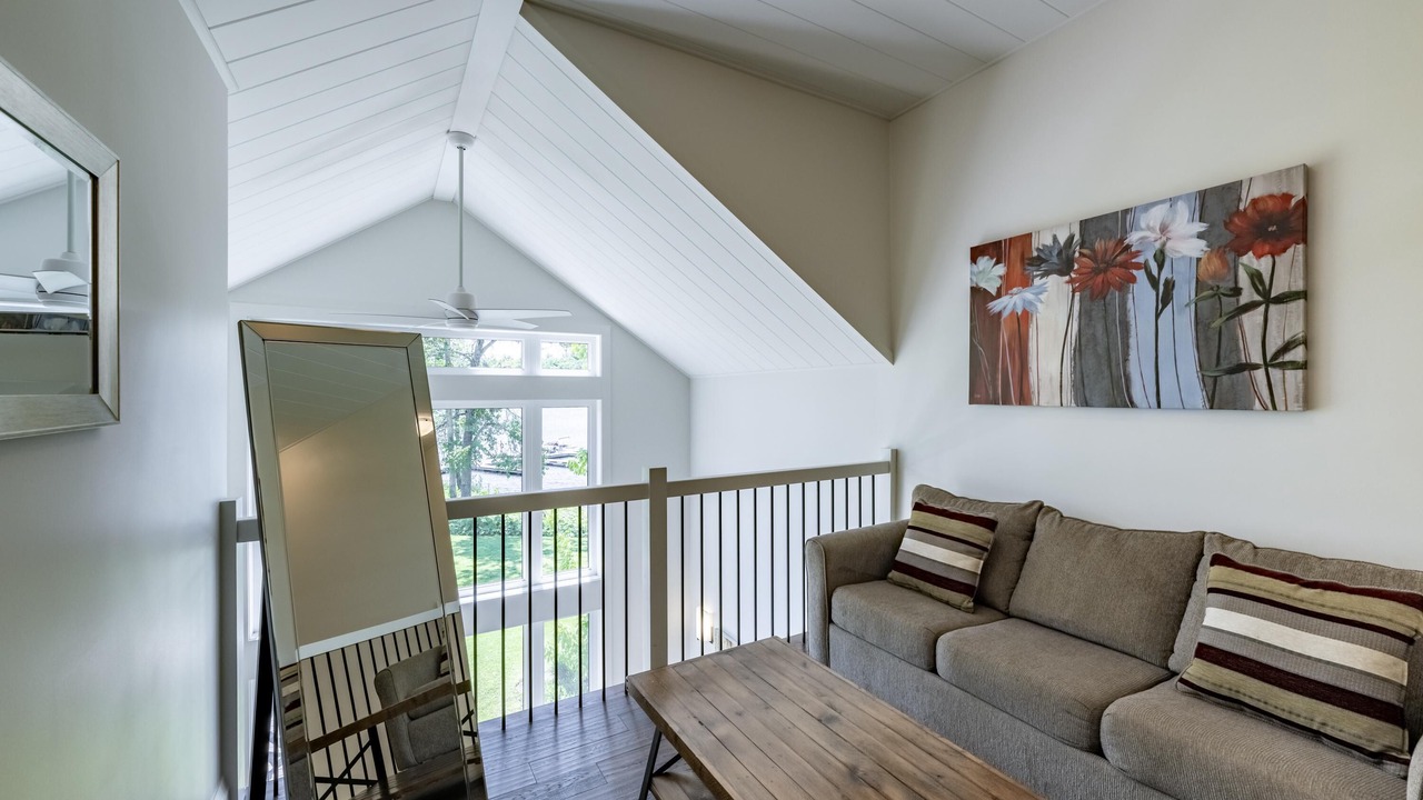 Photo of Livingroom in Port Carling