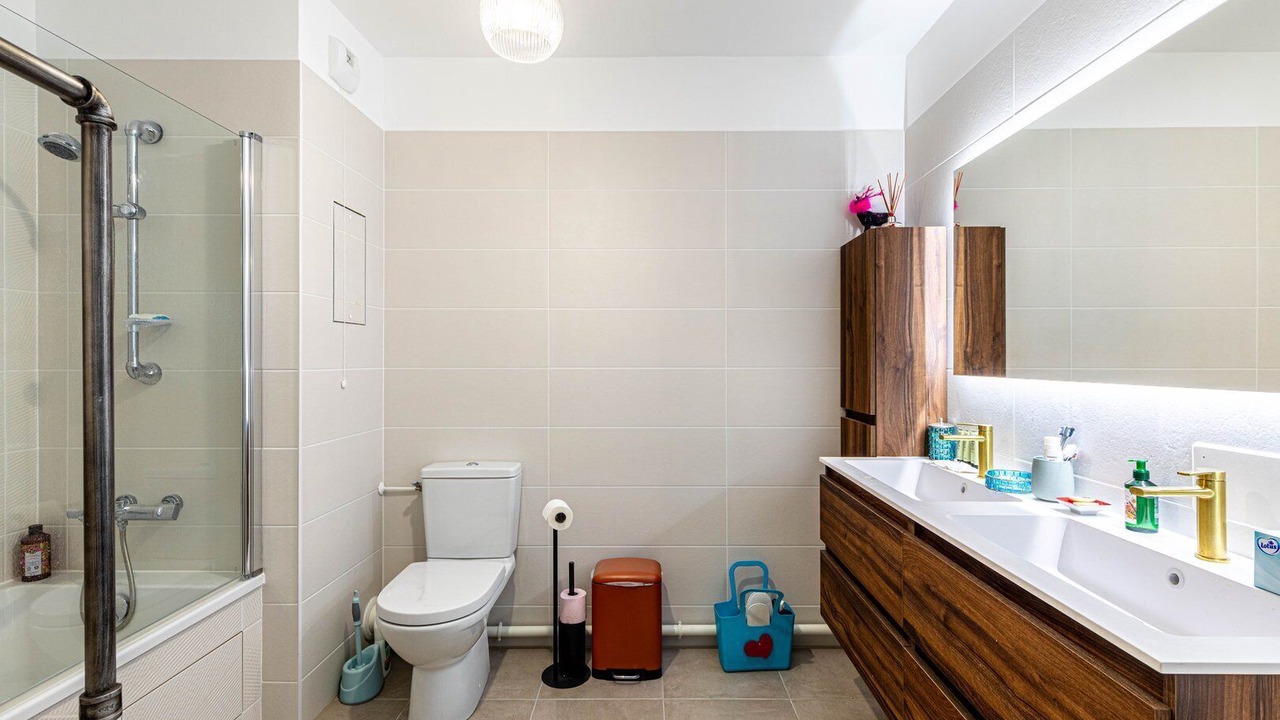 Photo of Bathroom in Suresnes