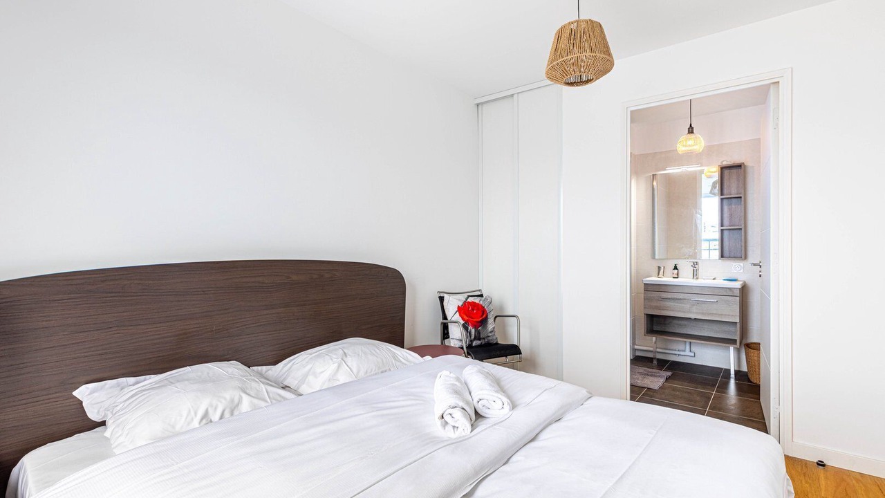 Photo of Bedroom in Suresnes
