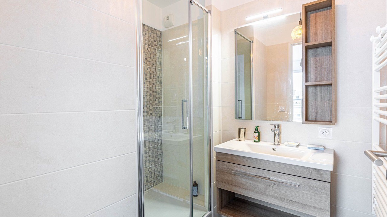 Photo of Bathroom in Suresnes