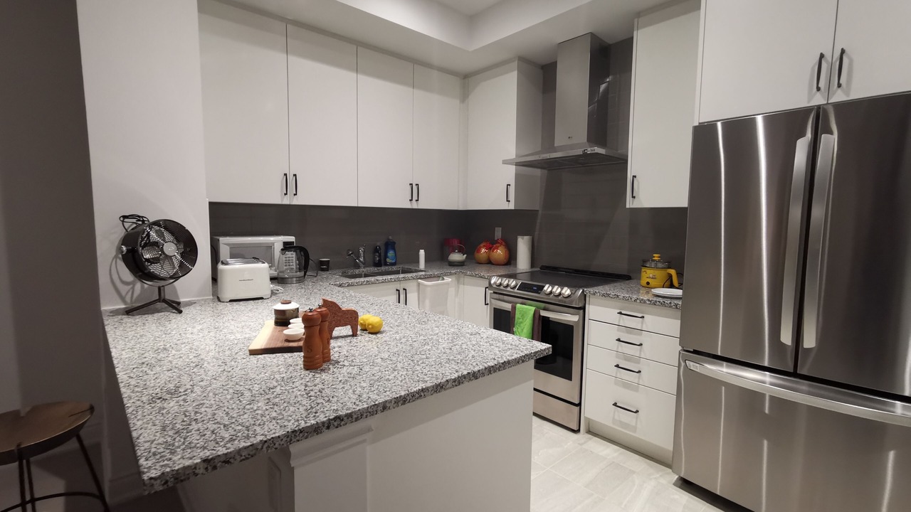 Photo of Kitchen in Central Erin Mills