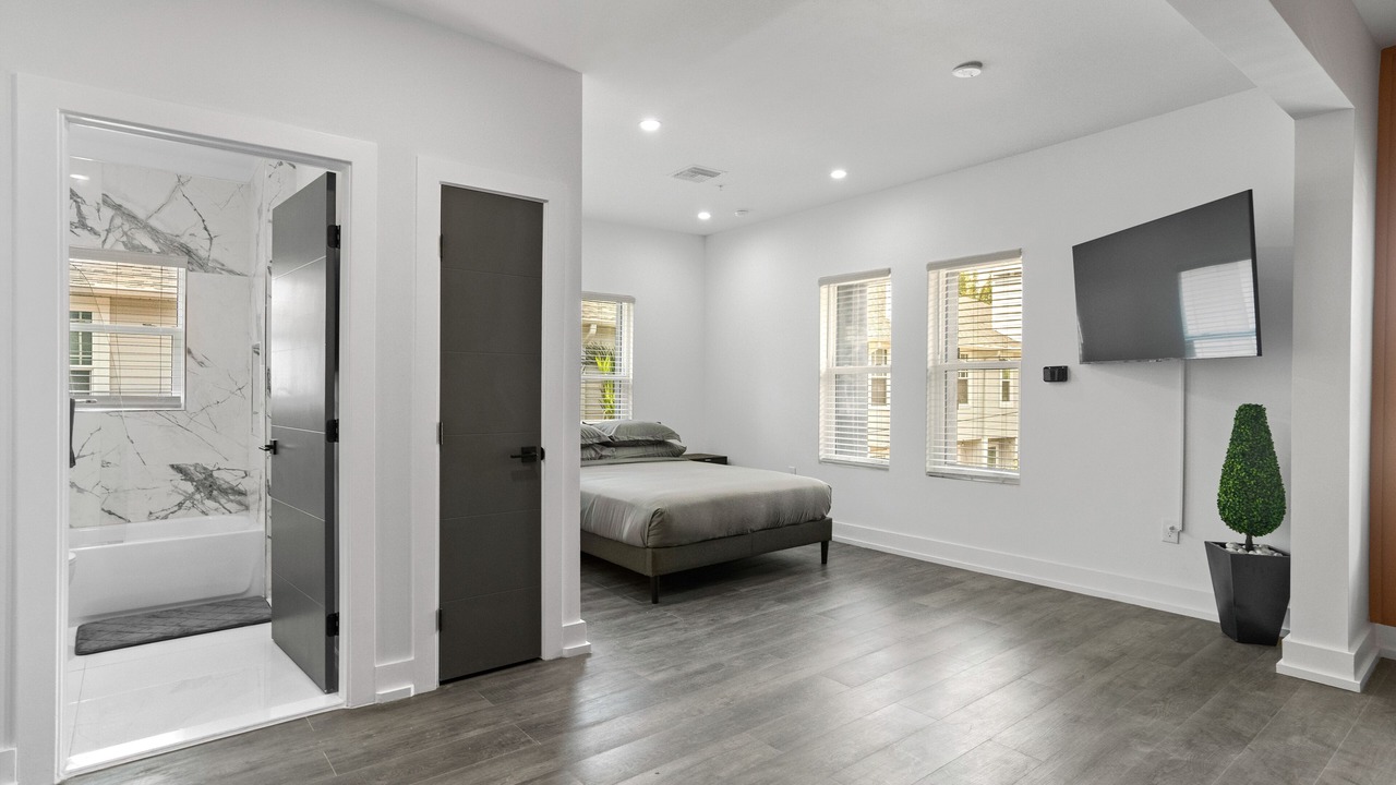 Photo of Bedroom in Historic Hyde Park North