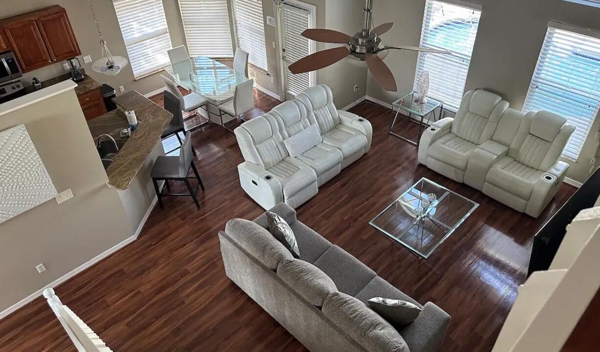 Photo of Livingroom in Lake Davenport Estates