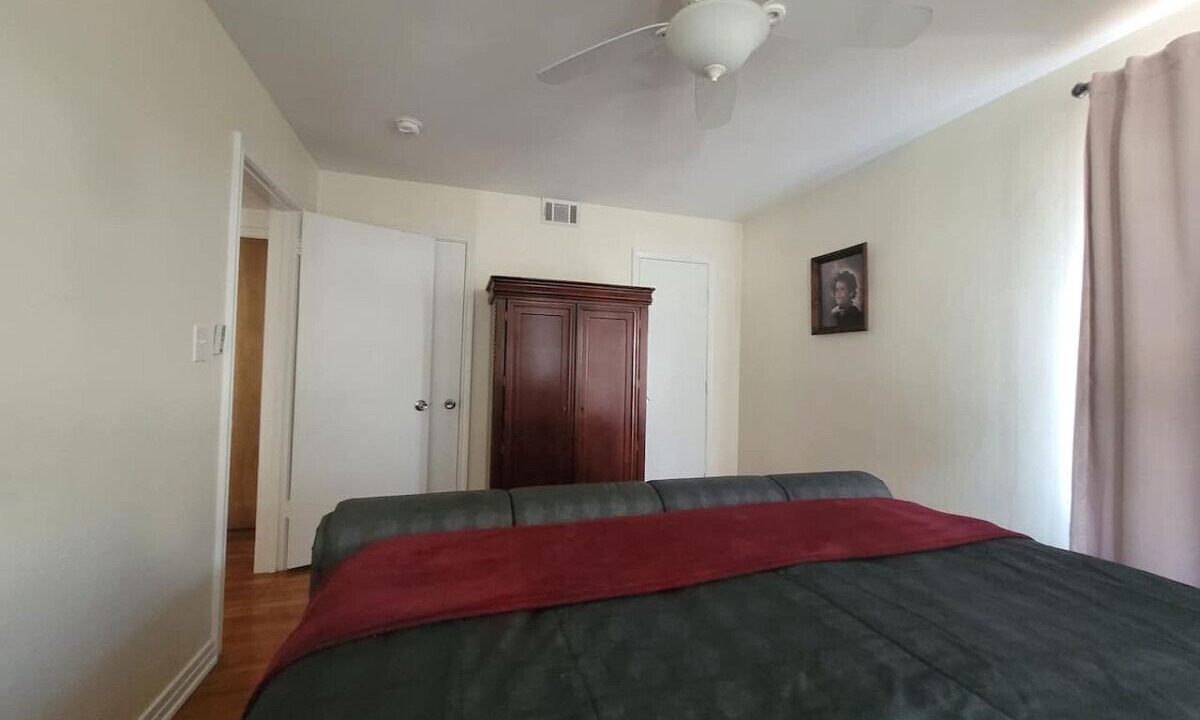Photo of Bedroom in Crescent Lake