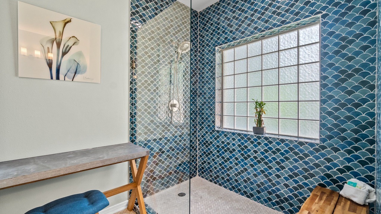 Photo of Bathroom in Avalon Beach Estates