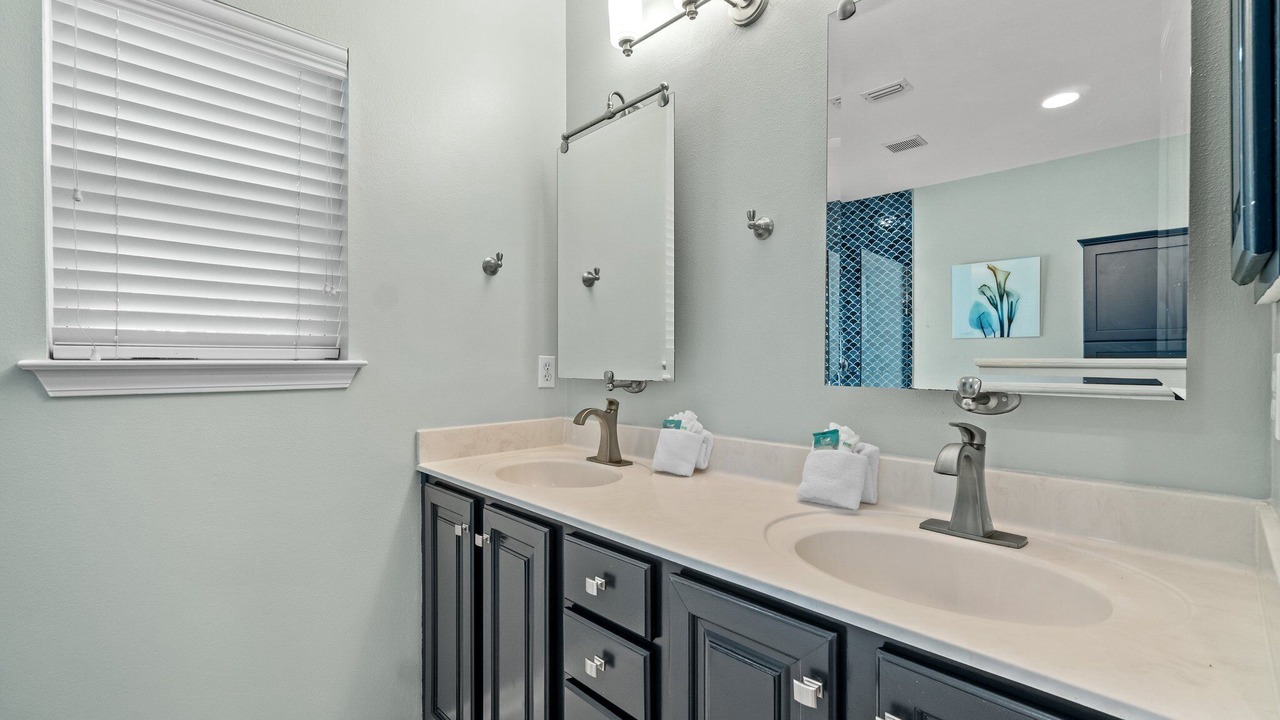 Photo of Bathroom in Avalon Beach Estates