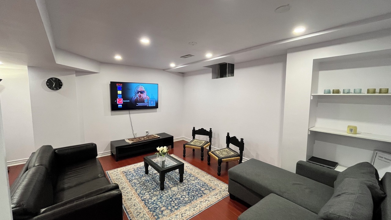Photo of Livingroom in Churchill Meadows