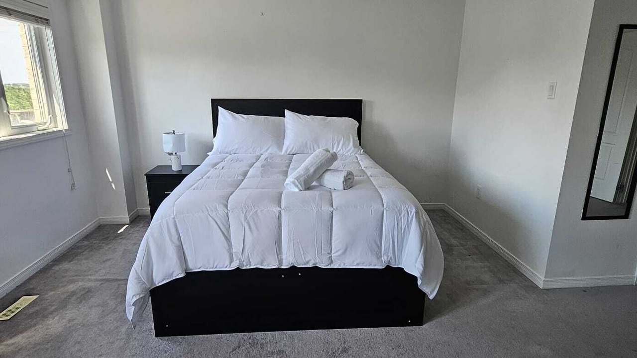 Photo of Bedroom in Hurontario
