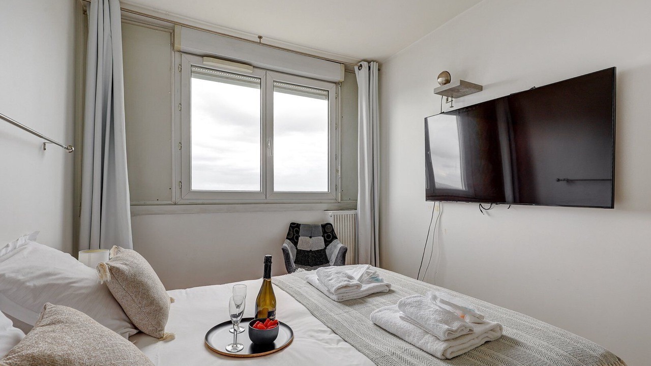 Photo of Bedroom in Puteaux