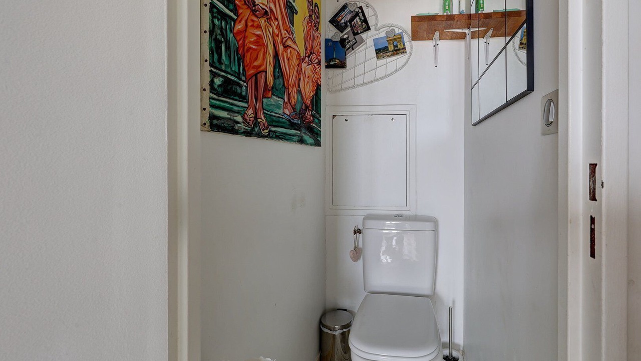 Photo of Bathroom in Puteaux
