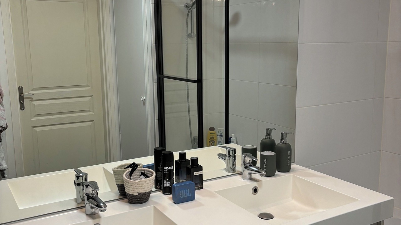 Photo of Bathroom in Suresnes