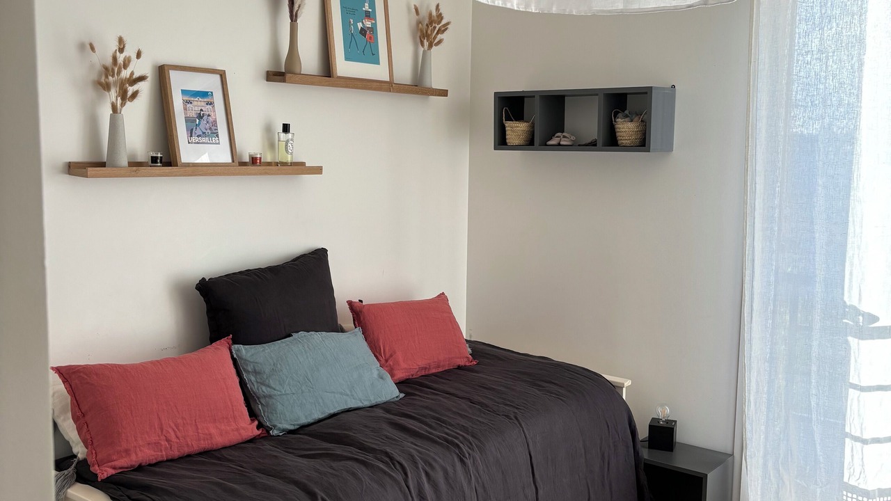 Photo of Bedroom in Suresnes